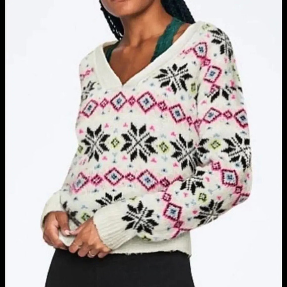 PINK Victoria's Secret Oversize Sweater Snowflake Multicolor Knit Long Sleeve XS - Picture 3 of 14